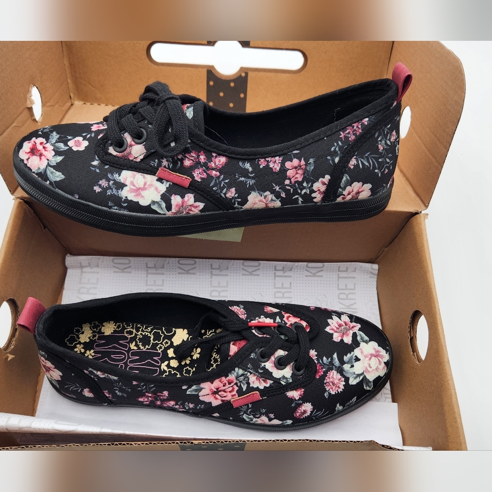 Konkrete Floral Black Canvas Flats